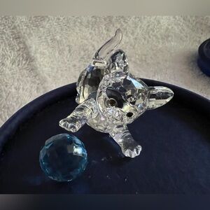 2004 Swarovski - Kitten with Blue Ball - new in box